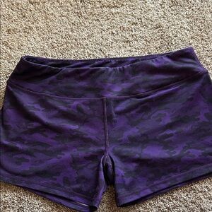 Born Primitive Camo Women's Shorts